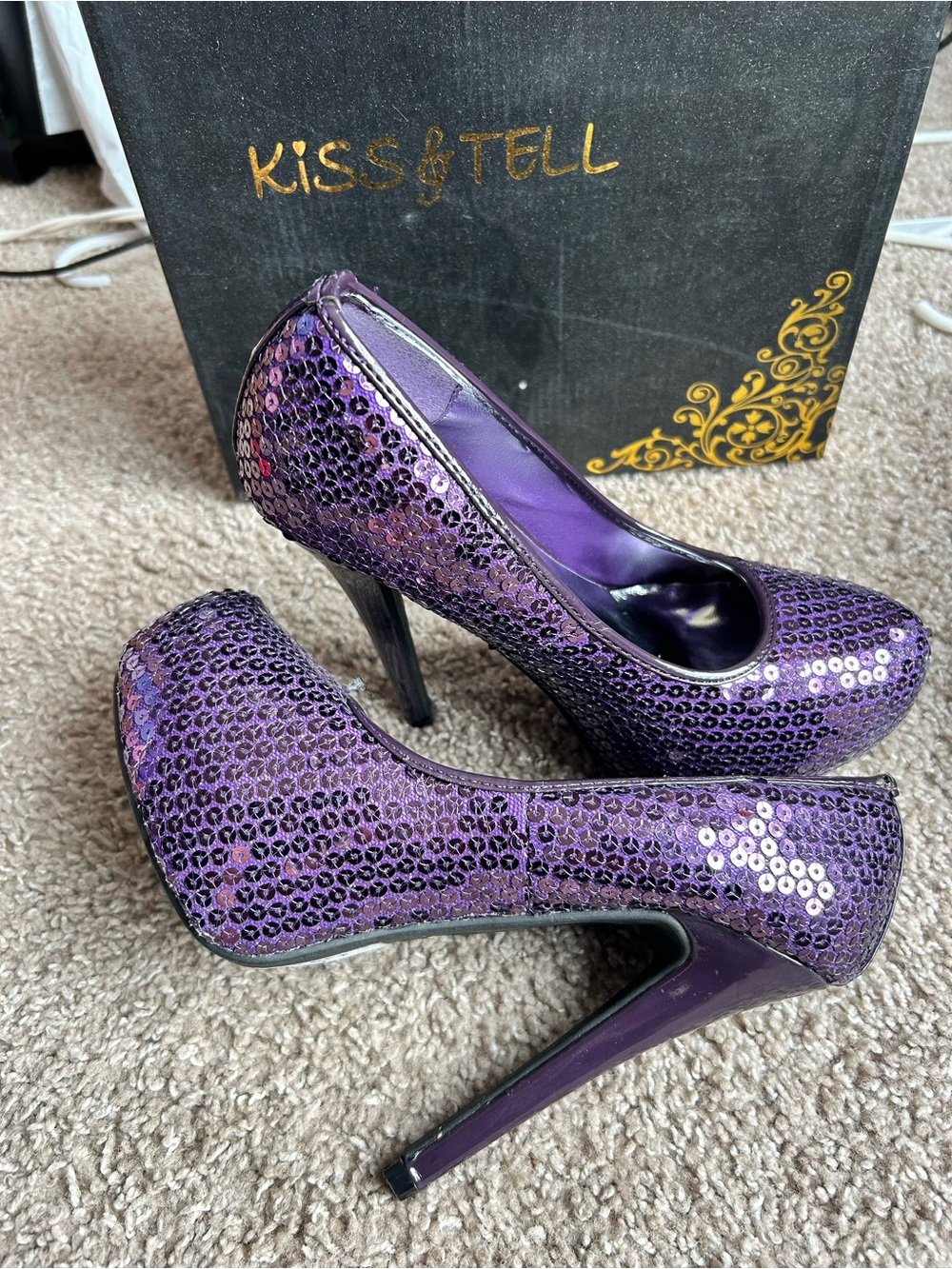 Kiss & Tell Purple Sequin 5” Heel Pumps size 7.5